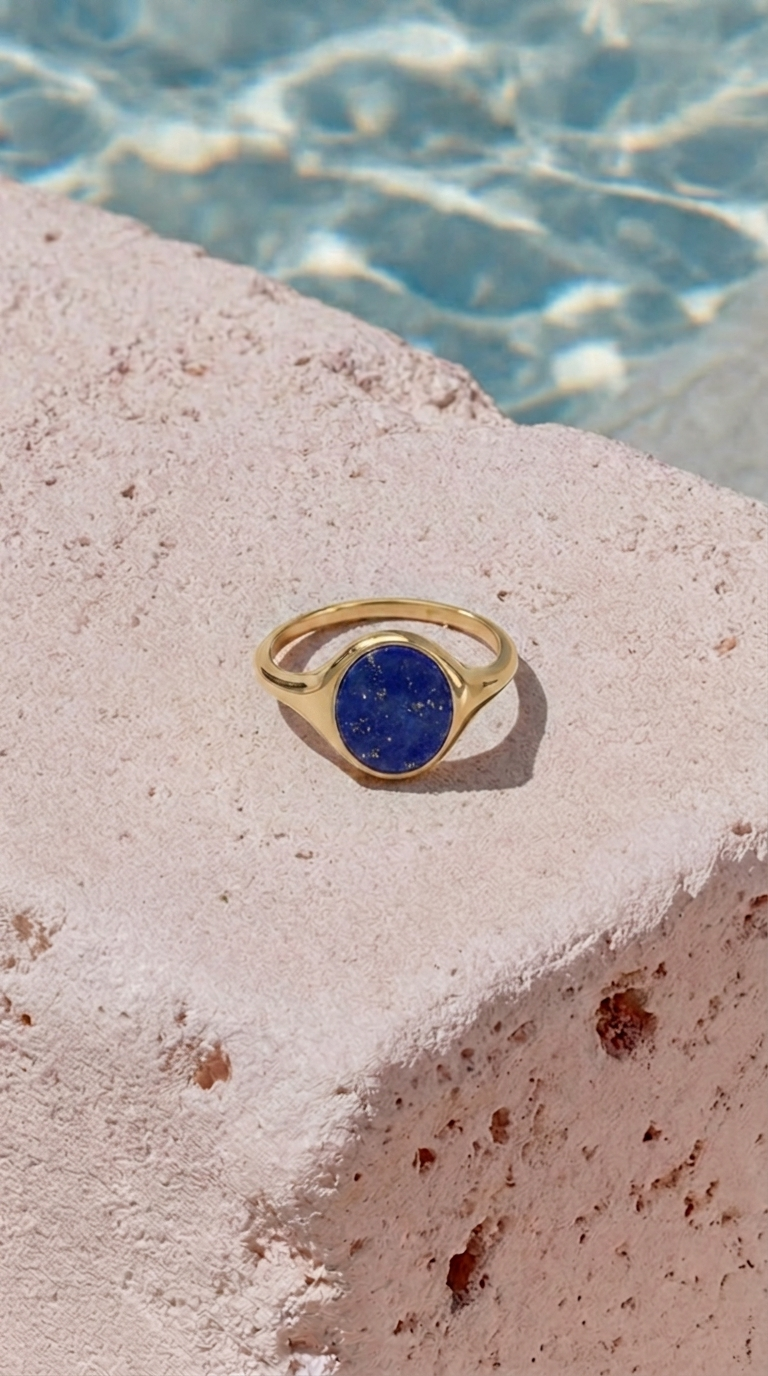 Mélis-Mélos blauwe signetring met lapis lazuli, ring in verguld goud