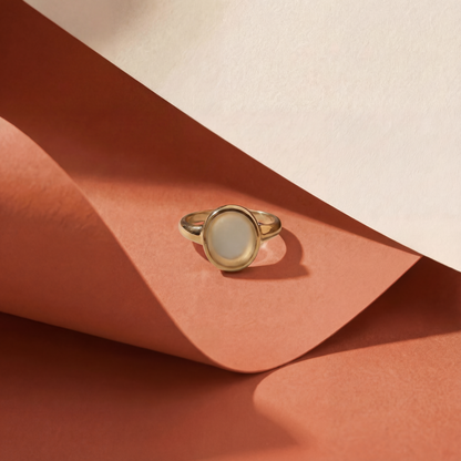 LIMA signetring wit witte chalcedoon goud — Mélis-Mélos
